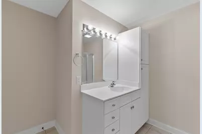 1920 N Farwell Ave #403, Milwaukee, WI 53202 - Photo 21