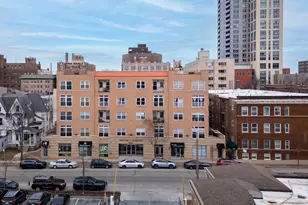 1920 N Farwell Ave, Milwaukee, WI 53202 - Photo 9