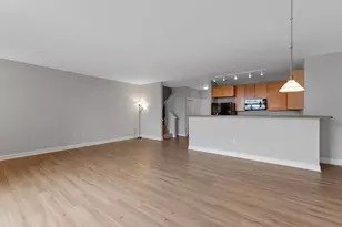 1920 N Farwell Ave, Milwaukee, WI 53202 - Photo 15