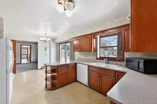 5645 S Lake Dr, Cudahy, WI 53110 - Photo 11