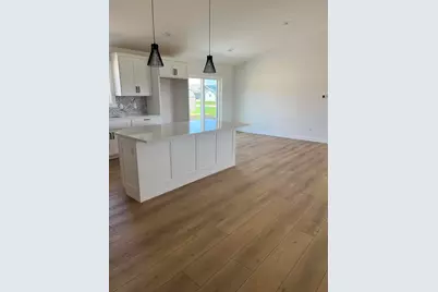 1371  Annapolis Dr, Holmen, WI 54636 - Photo 5