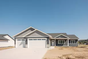 1371 Annapolis Dr, Holmen, WI 54636 - Photo 1