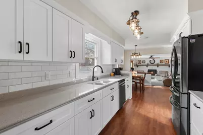 3560 S Loretta Ln, New Berlin, WI 53151 - Photo 3