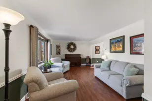 3560 S Loretta Ln, New Berlin, WI 53151 - Photo 7