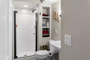 3560 S Loretta Ln, New Berlin, WI 53151 - Photo 19