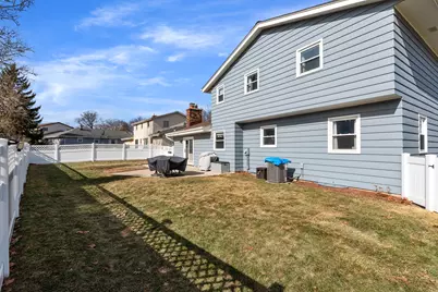 3560 S Loretta Ln, New Berlin, WI 53151 - Photo 35