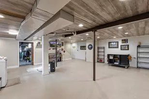 3560 S Loretta Ln, New Berlin, WI 53151 - Photo 31