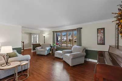 3560 S Loretta Ln, New Berlin, WI 53151 - Photo 5