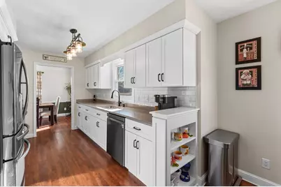 3560 S Loretta Ln, New Berlin, WI 53151 - Photo 17