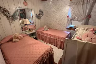 8045 W Lakeshore Dr, Burlington, WI 53105 - Photo 13