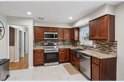 1341 E Roberta Ave, Waukesha, WI 53186 - Photo 9