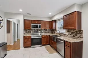 1341 E Roberta Ave, Waukesha, WI 53186 - Photo 9