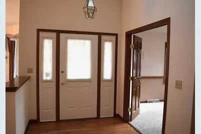 N22 W24122  Cloister Cir #5 E, Pewaukee, WI 53072 - Photo 3