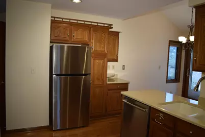 N22 W24122  Cloister Cir #5 E, Pewaukee, WI 53072 - Photo 11