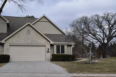 N22 W24122  Cloister Cir #5 E, Pewaukee, WI 53072 - Photo 1
