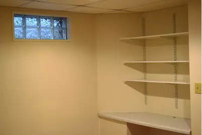 N22 W24122  Cloister Cir #5 E, Pewaukee, WI 53072 - Photo 33