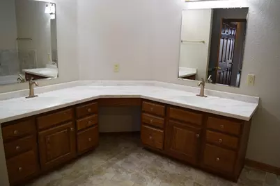 N22 W24122  Cloister Cir #5 E, Pewaukee, WI 53072 - Photo 15