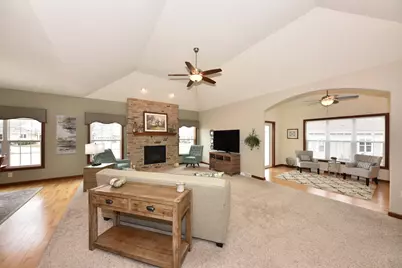 3905 S Five Iron Ct, New Berlin, WI 53151 - Photo 19