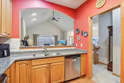 N28W6646  Alyce St, Cedarburg, WI 53012 - Photo 7