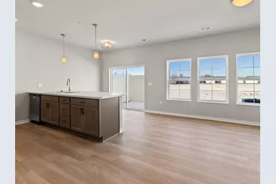 1675  Reigle Dr Unit #4, Kewaskum, WI 53040 - Photo 9