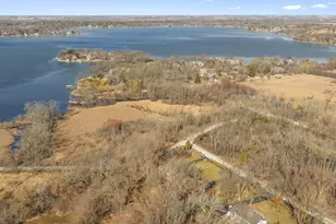 N59W38235 Mainland Dr, Oconomowoc, WI 53066 - Photo 7