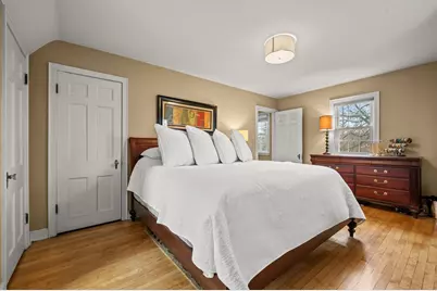 4975 N Hollywood Ave, Whitefish Bay, WI 53217 - Photo 13