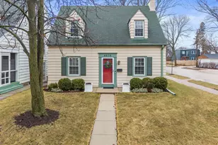 4975 N Hollywood Ave, Whitefish Bay, WI 53217 - Photo 1