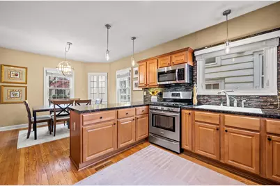 4975 N Hollywood Ave, Whitefish Bay, WI 53217 - Photo 9