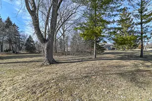 11249 N Oriole Ln, Mequon, WI 53092 - Photo 41