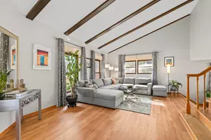 11249 N Oriole Ln, Mequon, WI 53092 - Photo 5