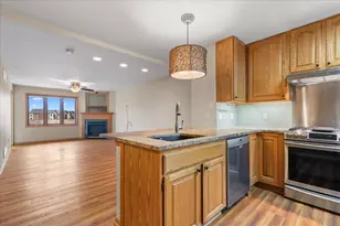 986 Oconomowoc Pkwy, Oconomowoc, WI 53066 - Photo 9