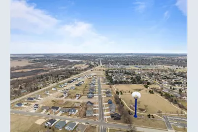 1302  Evergreen Dr, Delavan, WI 53115 - Photo 5