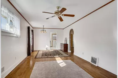 2212  16th St, La Crosse, WI 54601 - Photo 9