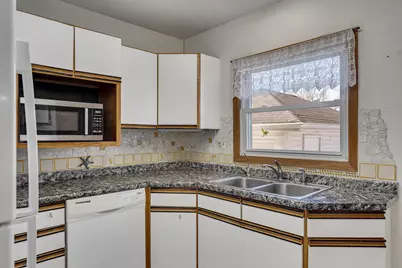 2212  16th St, La Crosse, WI 54601 - Photo 11