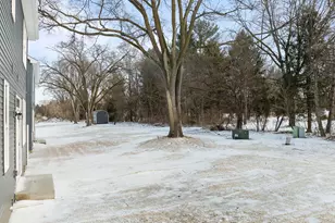 1591 Meadowview Ct, Whitewater, WI 53190 - Photo 5