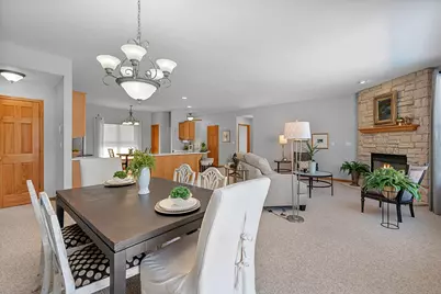 1960  Foxcroft Ln, Waukesha, WI 53189 - Photo 7