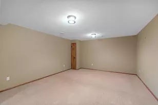 1960 Foxcroft Ln, Waukesha, WI 53189 - Photo 33