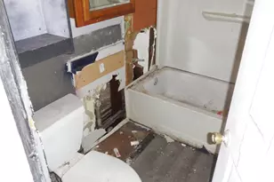 1105 W Keefe Ave, Milwaukee, WI 53206 - Photo 13