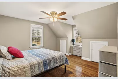 8724 W McMyron St, West Allis, WI 53214 - Photo 7