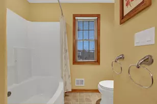 315 Prairie Song Dr, Waukesha, WI 53188 - Photo 25