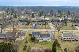 17880 Redvere Dr, Brookfield, WI 53045 - Photo 11