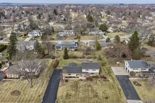 17880 Redvere Dr, Brookfield, WI 53045 - Photo 9