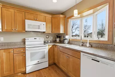 309  Roberts Dr, Mukwonago, WI 53149 - Photo 15