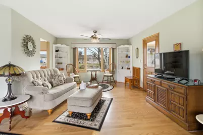 309  Roberts Dr, Mukwonago, WI 53149 - Photo 7