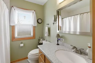 309  Roberts Dr, Mukwonago, WI 53149 - Photo 9