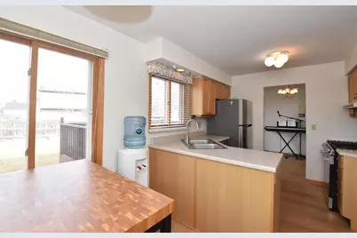 9422  71st St, Kenosha, WI 53142 - Photo 5