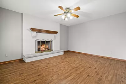 11912  28th Ave, Pleasant Prairie, WI 53158 - Photo 5