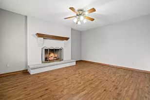 11912 28th Ave, Pleasant Prairie, WI 53158 - Photo 5