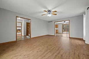 11912 28th Ave, Pleasant Prairie, WI 53158 - Photo 9