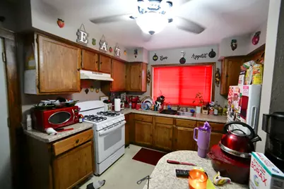 2104 S 71st St, West Allis, WI 53219 - Photo 3